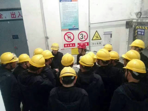 鏈條防爆導(dǎo)軌式升降平臺(tái) 鏈條防爆導(dǎo)軌式升降平臺(tái)