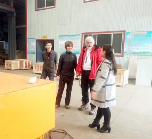 剪叉式液壓升降平臺(tái) 剪叉式液壓升降平臺(tái)