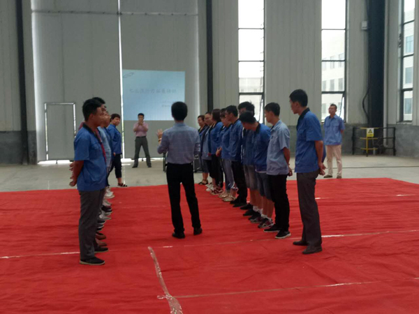 導(dǎo)軌式液壓升降機 導(dǎo)軌式液壓升降機